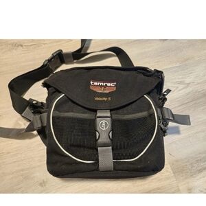 TAMRAC Velocity 5 Camera Bag Case With Shoulder Strap Black